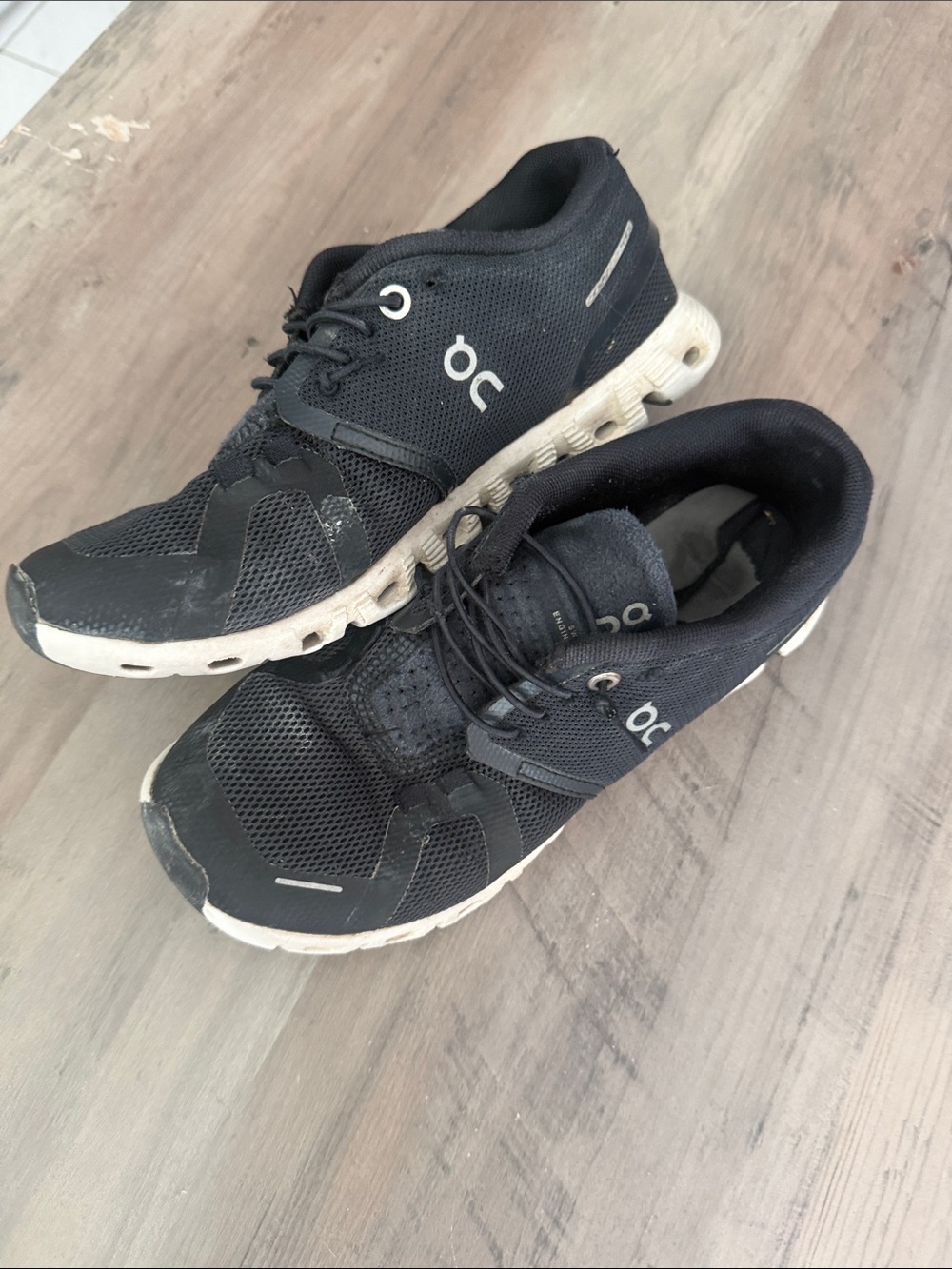 On Running Men’s Black Athletic Cloud Sneakers with White Soles